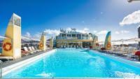 The accommodation is set in a shopping area of las palmas de gran canaria, 2 km from the city centre. Whlpjqdyc Jejm