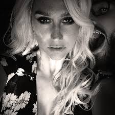 kesha rose is life (@keshastory)
