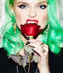 Diseñadora: Sarah Sarah Catalan Calatayud Maquillaje y peluquería: Eleh  Nika Modelo: Maria Armero Fotografa: Sonia sabnani