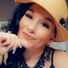 Regina Lynn's Instagram, Twitter & Facebook