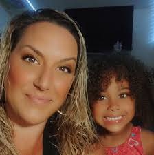 Is there a salon in Rochester area available for booth rental to an acrylic  nail tech?