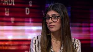 Explore tweets of mia k. Mia Khalifa Achei Que Pudesse Fazer Do Porno O Meu Segredinho Mas O Tiro Saiu Pela Culatra Bbc News Brasil