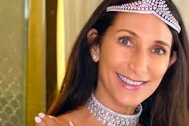 Tracy Ellison's Instagram, Twitter & Facebook