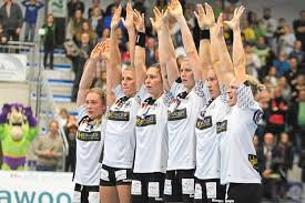 Zum einen konnte das dhb team bereits frühzeitig die qualifikation zur em 2022 in ungarn und der slowakei meistern. Handball Deutsche Frauen Nationalmannschaft Alicia Stolle Zwischen Bundesliga Und Wm Vorbereitung Ahlen Westfalische Nachrichten