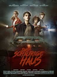 Mao est un game designer de génie chroniquement dépressif qui noie sa mélancolie dans l'alcool et la psychanalyse. Film Comedie Famille 2018