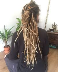 Ein Super Schneller Flechtzopf Was Ist Deine Lieblingsfrisur Wenn Es Schnell Gehen Soll Frisuren Fur Dreads Haar Styling Dreadlock Frisuren