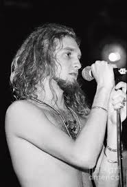 Layne staley performs with alice in chains on mtv unplugged in 1996 (image credit: Layne Staley Alice In Chains Photograph By Concert Photos