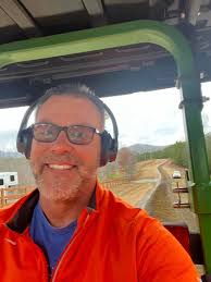 Need a new gravel road? How about a repaired gravel road? Now is the time  to get it done, winter rain is right around the corner! I would be happy to  come