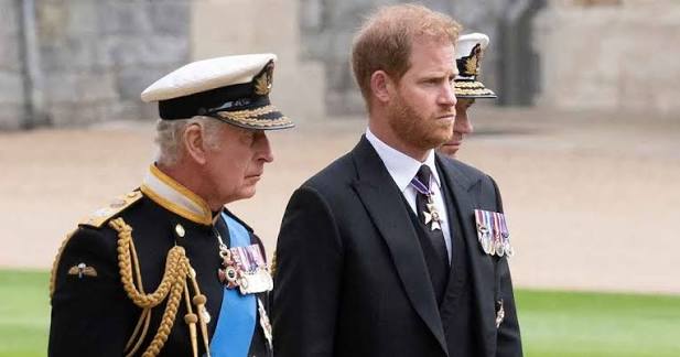 Recollections may vary? Harry's account of his father who 'didn't hug him'  is miles away from playful King Charles who 'clearly loved his sons', says  Prince Edward's ex Ruthie Henshall https://trib.al/COUglO8