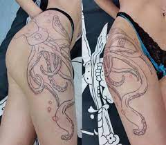 Cephalopod Thigh Tattoo Line Work Down Still Needs Color Waldo Is Great At Octopus And Squid Tattoos Octopus Thigh Tattoos Tattoos Tentacle Tattoo