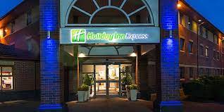 What are some restaurants close to premier inn stratford upon avon waterways hotel? Holiday Inn Express Hotel Warwick Stratford Upon Avon