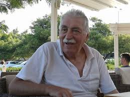 Η ιστορία του ηθοποιού ανέστη βλάχου που έχασε έτσι ξαφνικά το μάτι του και η συμπαράσταση από μεγάλους ηθοποιούς στην νοσηλεία του. Sgnkyiarrq8kzm