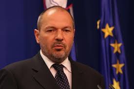 Ministrovo sporno posredovanje