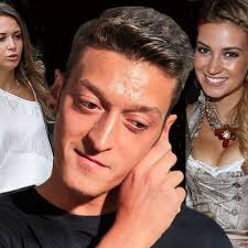 Aşk acısı ve gözyaşı sona erdi. Arsenal Star Mesut Ozil S Affair Row Continues As Model Sues Ex Boyfriend For Leaking Flirty Messages Mirror Online