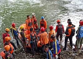 Bermacam peristiwa dalam hidup memang selalu memberikan warna tersendiri dan kadangkala itu. Bocah Tewas Tenggelam Di Ciliwung Seperti Isi Mimpi Ibunya Metro Tempo Co