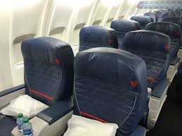 The interior of this aircraft has been outfitted with the modern boeing sky interior (bsi) that features enhanced mood lighting. Delta First Class 737 800 Los Angeles Las Vegas Officer Wayfinder
