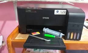 Walaupun printer bisa menyala namun jika hasil cetakannya bergaris atau rusak makan printer tersebut bisa dikatakan tidak ada gunanya. Ini Cara Menguras Tinta Printer Epson Sampai Bersih Aman Dan Mudah