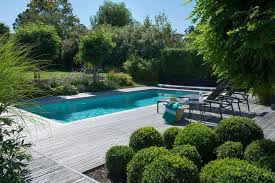 Tradack Med Underbar Pool Fin Inspiration Till Sommarens Uterum Bakgard Pool Tradgardsdesign Pool