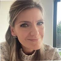 Julia Roque's Instagram, Twitter & Facebook