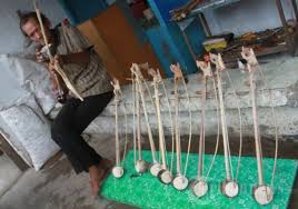 Menjadi bagian dari ciri khas budaya indonesia, rebab memperkaya koleksi alat musik tradisional indonesia.masyarakat jawa umumnya kenal dengan rebab karena dalam acara adat daerah selalu melihatnya. Sejarah Fungsi Dan Pembuatan Alat Musik Rebab Guratgarut