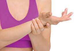 Salah satu penyebabnya adalah gangguan aliran darah ke daerah kedua tangan. Penyebab Sakit Seperti Tusukan Jarum Pada Tangan