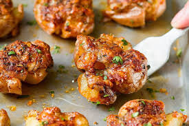 Roasted Potatoes With Parmesan And Garlic How To Roasted Potatoes Eatwell101