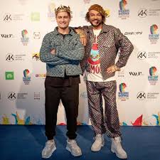 Народный артист россии филипп киркоров и блогер давид манукян (дава. Filipp Kirkorov Priznalsya V Himii Mezhdu Nim I Bojfrendom Olgi Buzovoj Russkaya Telenedelya