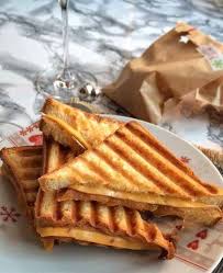 Au Mois De Decembre Sur Les Blogs Culinaires On Voit Fleurir De Magnifiques Recettes Festives Pour Le S Jour S J Noel Alimentation Fromage Vegan Sandwich
