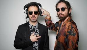 Il tema centrale dell'album è l'adolescenza, legata al. 0lxoxapdxhhaom