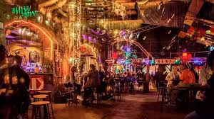 Er is een aantal populaire clubs, waar. Stedentrip Boedapest 13x Waarom Je Naar Boedapest Moet