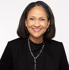 Caroline Chambers's Instagram, Twitter & Facebook