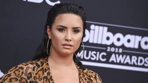 Demi lovato's documentary trailer reveals she had three strokes and a heart attack following her 2018 overdose. Demi Lovato And Max Ehrich Split After 2 Month Engagement Los Angeles Times