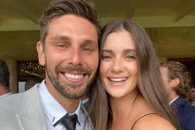 5 years married today. And what a ride it's been. We may have had to steam  till our relationship after falling pregnant 2 months into dating, but I  couldn't imagine doing it