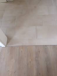 Ob badsanierung oder ein barrierefreies bad: Bodenbelage Fliesen Holzliebe Laminat Parkett Teppiche Unterlagsboden Vinyl Keller Bauen Bodenfliese Baustrom