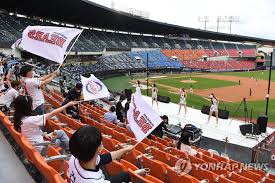 키움 히어로즈 외야수 송우현(25)이 음주 운전으로 경찰 조사를 받았다. ì'ì›ê°€ ë¶€ë¥´ê³  í™˜í˜¸ì„±ê¹Œì§€ ê´€ì¤' ìž…ìž¥ ì²«ë‚  ì•„ì‰¬ìš´ í'ê²½ ì—°í•©ë‰´ìŠ¤