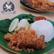 Jan 22, 2019 · nasi kotak ayam goreng, nasi kotak ayam lalapan, nasi kotak ayam goreng merupakan salah satu menu yang sering di buat. Nasi Lalapan Ayam Kampung Idr 18 Lengkap Dengan Nasi Lalapan Dan Kremesan Yang Menggoyang Li Picture Of Graffity Jaya Ayam Goreng Kalasan Jember Tripadvisor