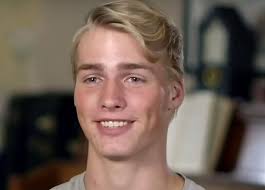 Video Interview: Benjamin Barfoot Discusses the Eerie Imagery and Frayed  Family Dynamics of Daddy'S Head