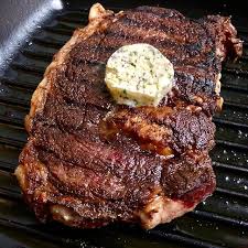 Le Creuset Grill Pan With Steak Le Creuset Grill Pan Summer Eating Summer Recipes