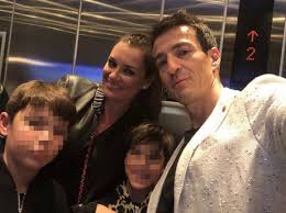 Le uniche foto pubbliche di nasi sono quelle in cui viene paparazzato insieme alla compagna, nei rotocalchi rosa più famosi d'italia. Inizio D Anno A Dubai Per Alena Seredova Con Il Compagno Alessandro Nasi Ed I Due Figli Chiccose Doc