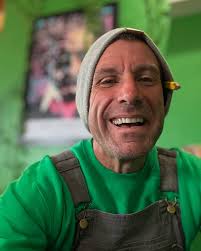 Haven't seen this guy since he retired from the Navy a couple years ago. 😂  FYI: my face is 🥶 FREEZING