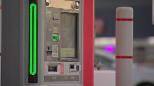 Bank of america branch located at 515 seventh avenue, nyc has 13 work places for tellers, but only 2 of them are open, no matter how busy they are. Bank Of America Says Customers Can Keep The Money After Atm Glitch Passed Out 100 Bills By Mistake Abc13 Houston