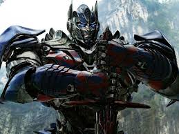A cada dois ou três anos um novo filme entra em cartaz. Preview Transformers O Ultimo Cavaleiro Papo De Cinema