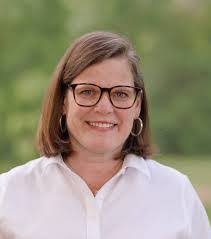 Annette Wildman's Instagram, Twitter & Facebook