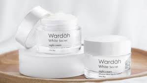 Mencuci muka menjadi aktivitas penting agar anda terhindar dari jerawat. 5 Krim Malam Di Bawah Rp100 Ribu Yang Bikin Wajah Jadi Glowing