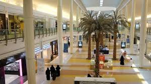 رفضت اللجنة القضائية بمجلس الشورى توصية تقدم بها أربعة أعضاء وطالبوا فيها وزارة الشؤون الإسلامية والدعوة والإرشاد بالتنسيق مع الجهات ذات العلاقة للعمل على عدم إلزام المنشآت التجارية، بما في ذلك محطات الوقود. Pzcbhzf6yep Em