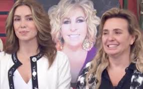 En noviembre del 2020 falleció inesperadamente magda rodríguez, tras su muerte, su hija, andrea escalona, ha mencionado que en diferentes ocasiones ha soñado con la productora y que incluso la regaña, pero ahora, la conductora ha revelado que su madre le enseñó a quien será su hija y que le encontró parecido a la primogénita de daniel bisogno. Noticias De Andrea Escalona En Fama Fama