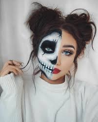 Semplici Trucchi Per Halloween Ragazza Composta Da Mezza Faccia Con Sch Trucco Per Halloween Trucco Per Halloween Semplice Trucco Semplice