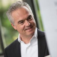 500+ profilů „Bartmann“