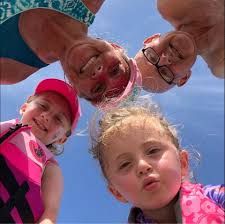 TRAFFIC ALERT: One northbound lane of Broadway is closed due to a crash at  Jacksboro Pike. Both lanes of Jacksboro Pike are closed. Thankfully, only  non-life-threatening injuries were reported in the crash.