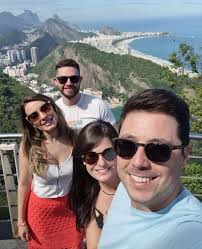 Polícia ciVil busca idEntiFicar criminoso quE assaltou joalhEria Em canEla